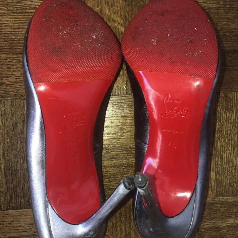 Christian Louboutin Silver Fifi Pumps 40 - Picture 6 of 12